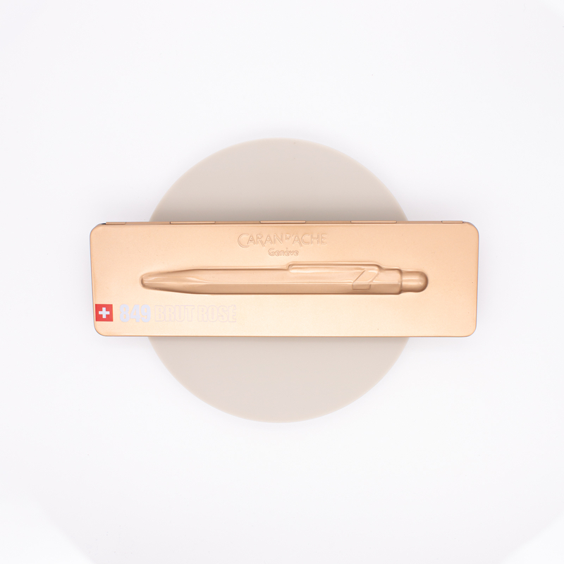 Caran d'Ache 849 Penna Sfera Brut Rosè con astuccio