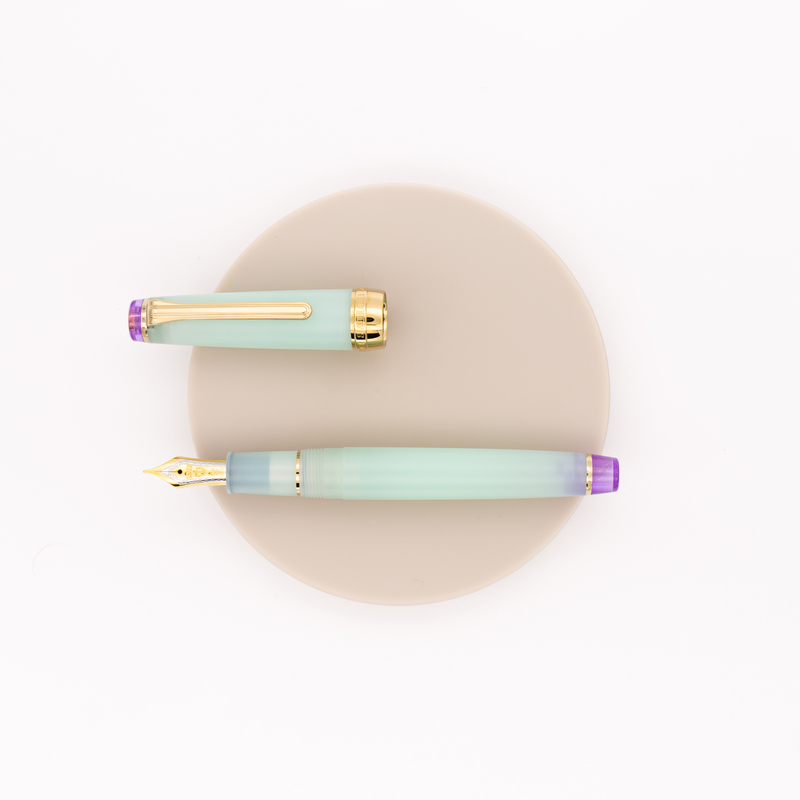 Sailor Sailor Professional Gear Slim Shikiori Amaoto Fountain Pen Harusame