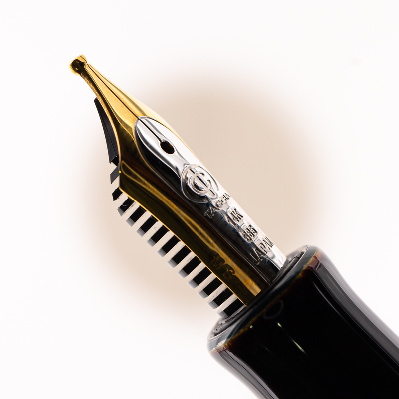 Taccia Raden Ama-Iro Fountain Pen Haruakane Limited Edition