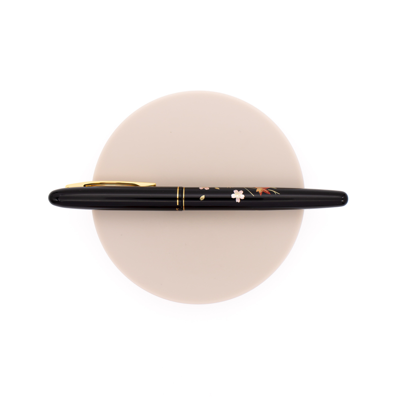 Wancher x Kuretake Kindai Maki-e Fountain Pen Sakura Ni Kouyou