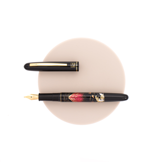 Wancher x Kuretake Kindai Maki-e Penna Stilografica Aka Fuji