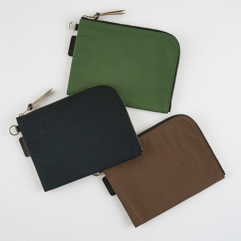 Hobonichi Hobonichi Tragen Flat Pouch per formato A6 Nero