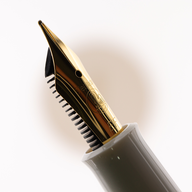 Pelikan Pelikan M200 Fountain Pen Red Marbled Special Edition