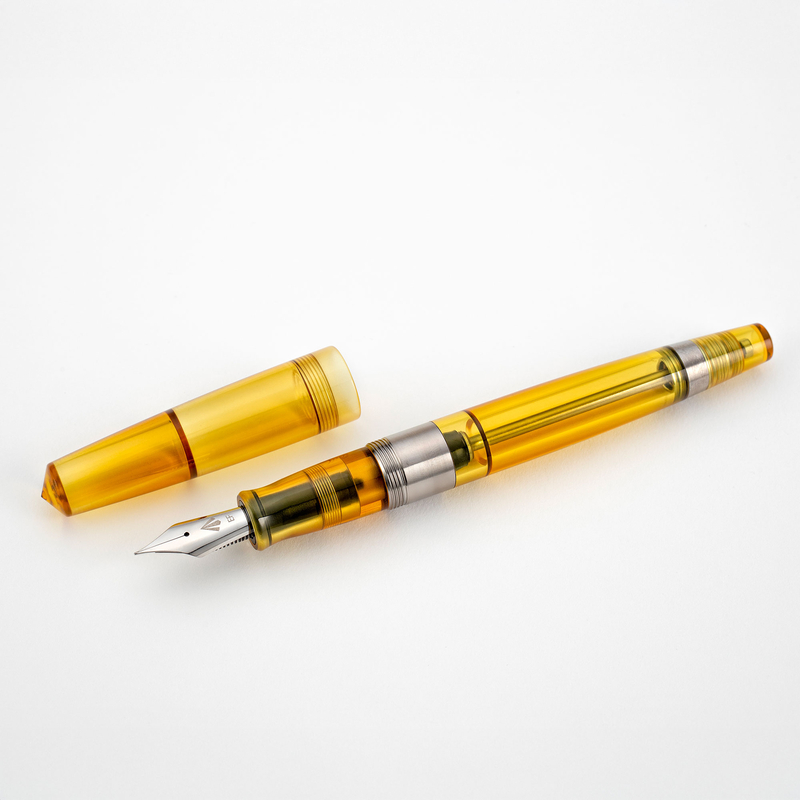 Gravitas Gravitas Ultemate Vac Fountain Pen Ultem
