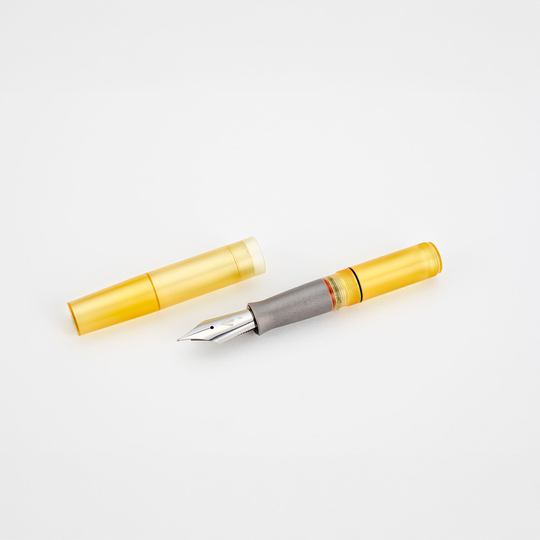 Gravitas Quark Penna Stilografica Ultem