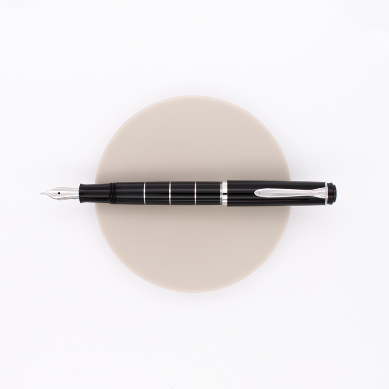 Pelikan M215 Penna Stilografica Nero & Argento Rings
