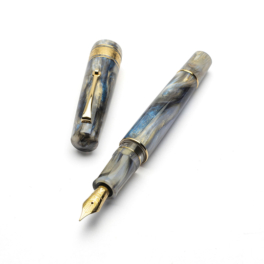 Leonardo Momento Zero Grande 2.0 Fountain Pen Orchid Limited Edition